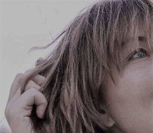 DIE HYPNOSEPRAXIS in Frankfurt hilft Ihnen die Trichotillomanie zu besiegen